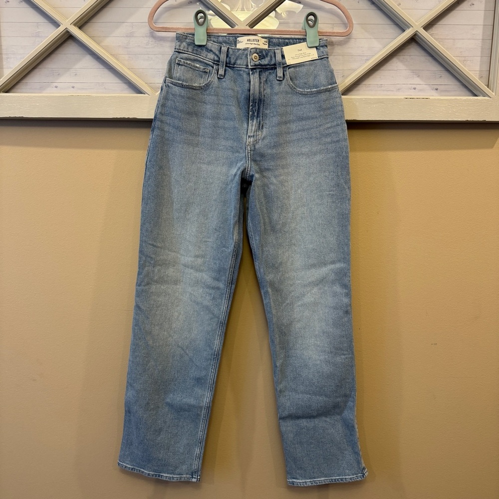 Hollister Ultra High Rise Dad Jean Womens Size 2 Regular in Light Wash NEW